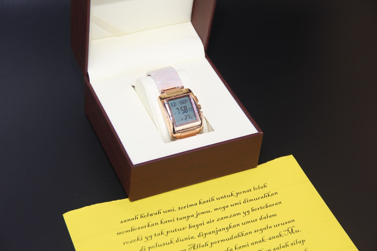 JAM TANGAN KIBLAT HARAMEEN STAINLESS STEEL SQUARE